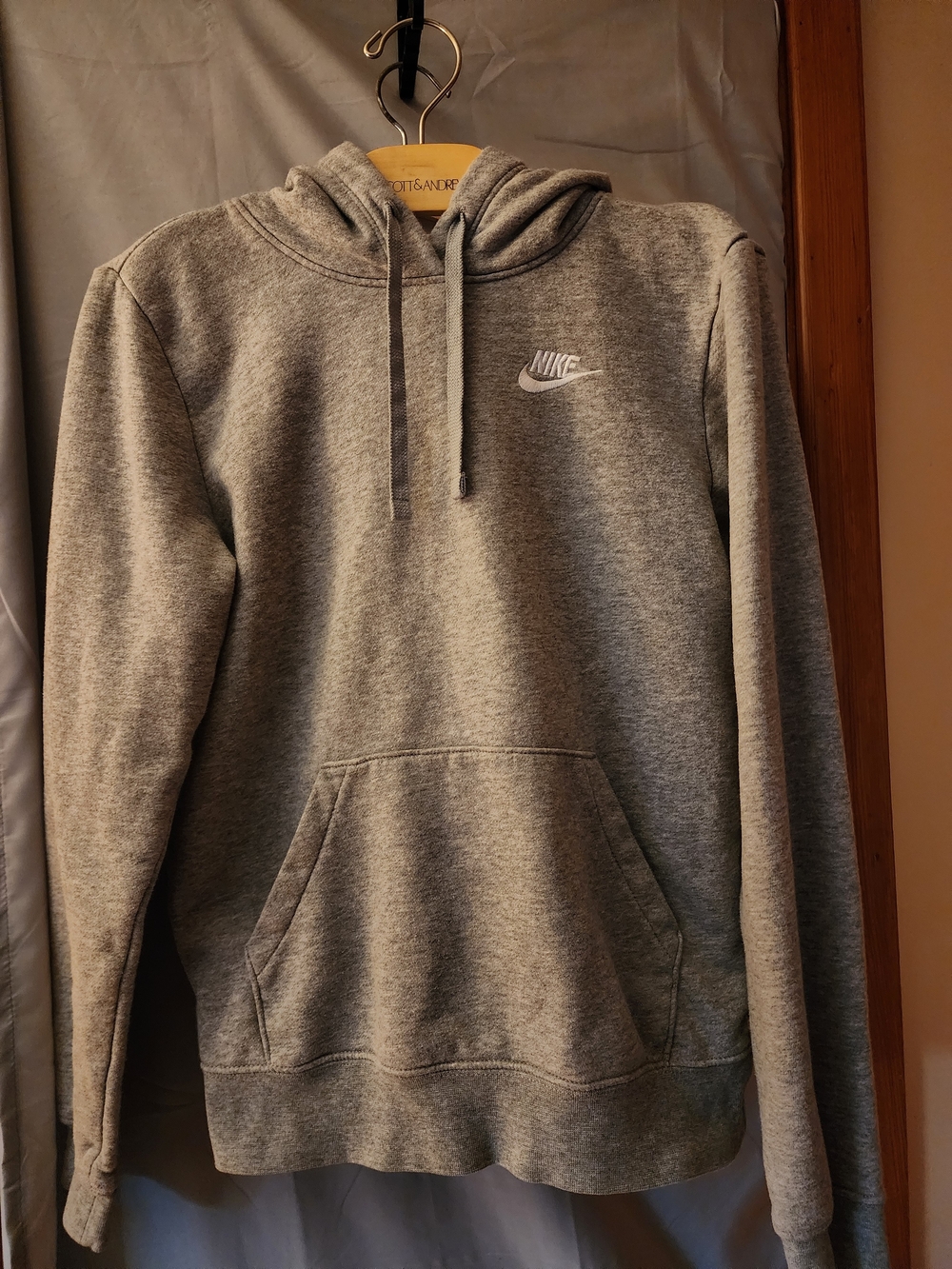 Nike Women's s Gray Pullover Hoodie Sweatshirt